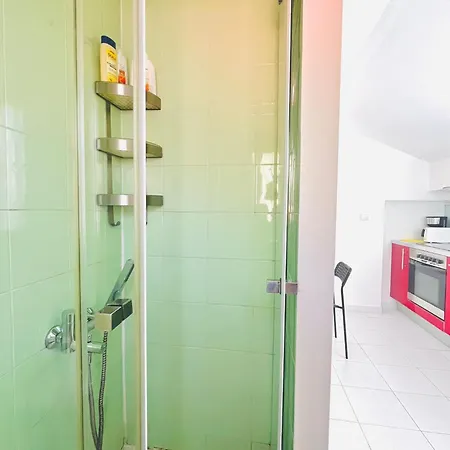 Tram 28 Cozy In Alfama